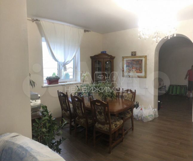 Дом 203 м² на участке 7,3 сот.