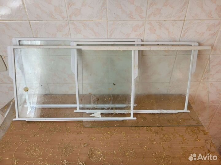 Запчасти от холодильника indesit