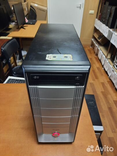 Компьютер Intel Xeon E5430/4/SSD+HDD/GT710