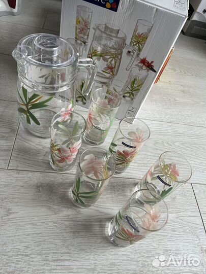 Графин со стаканами