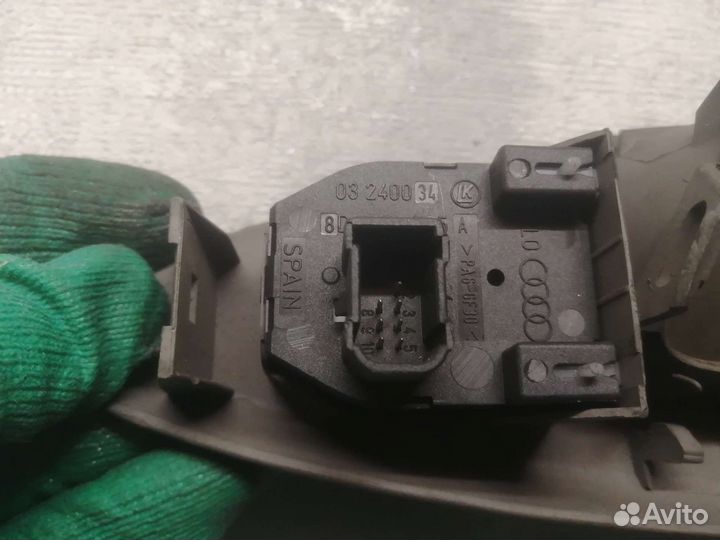 Кнопка стеклоподъемника Ауди А4 00г