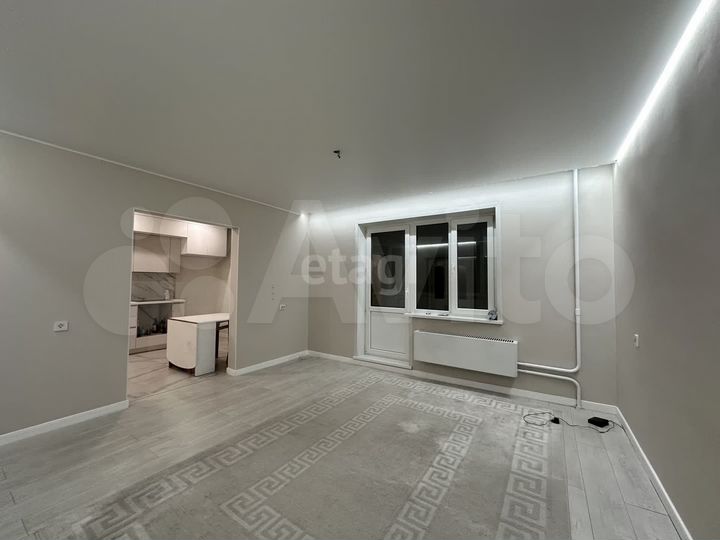 3-к. квартира, 105 м², 14/14 эт.