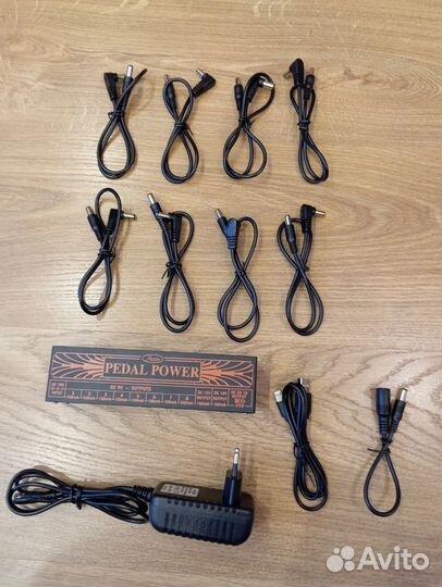 Блок питания гитарных педалей Rowin