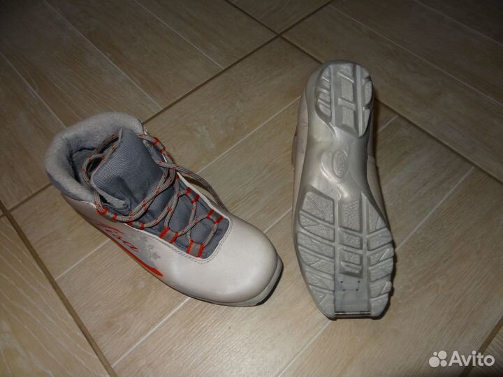 Лыжные ботинки разм.36 NNN