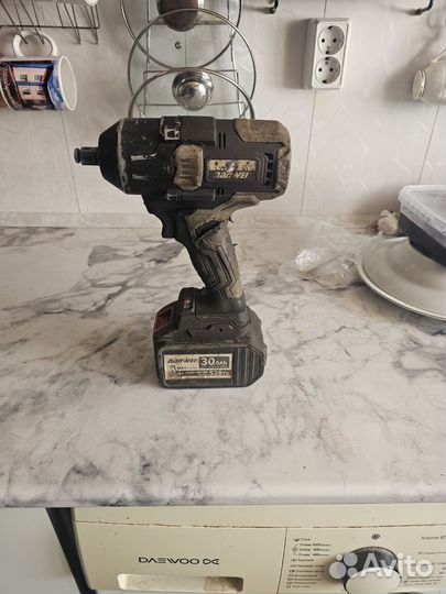 Гайковерт аккумуляторный бу