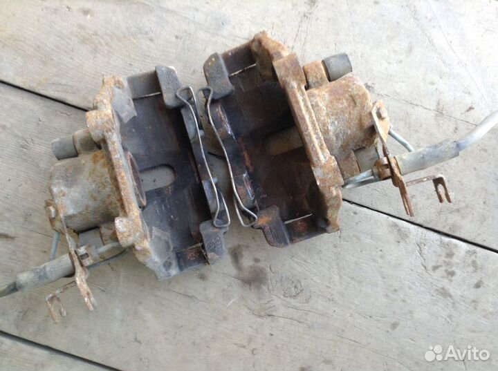 Суппорта передние Фольксваген Пассат б5 б5+ Ауди р