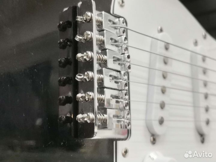 Электро гитара Fender Stratocaster Squier