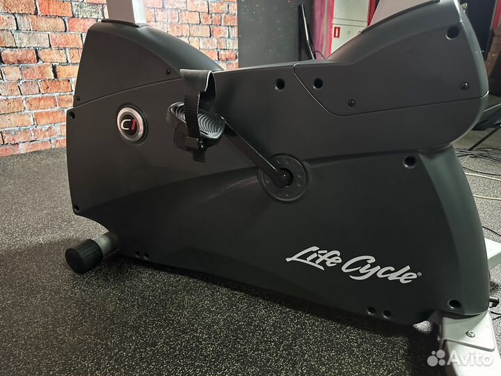 Велотренажер Lifefitness c1 upright exercise