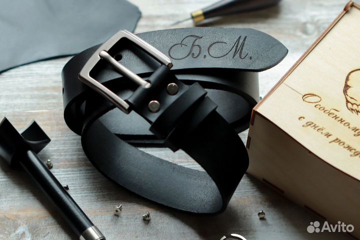 Кожаный ремень с гравировкой