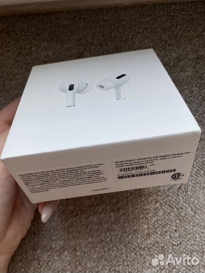 Коробка от airpods pro