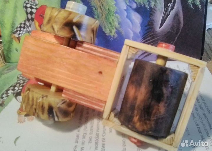 Игрушечная машина каток