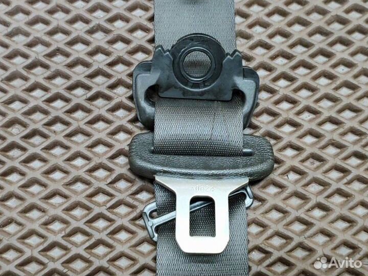 Ремень безопасности передний правый Nissan Primera