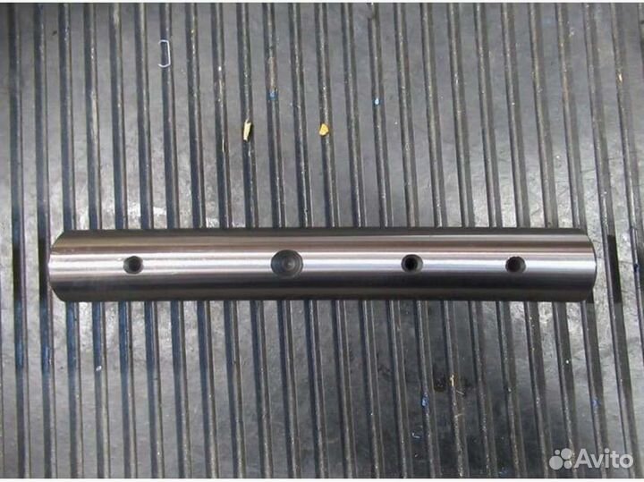 Шкворень ум Mitsubishi FD10-20N Nissan L01 1F1