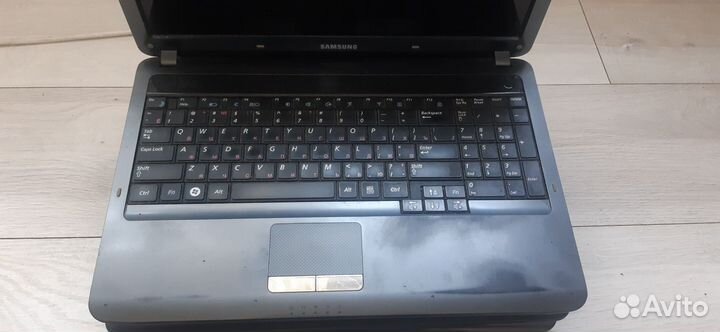 Samsung R525