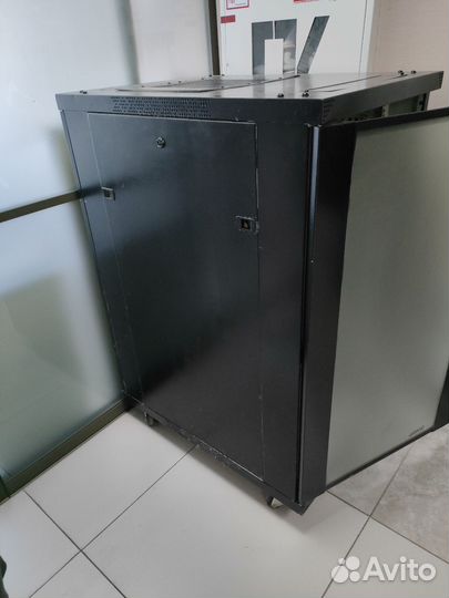 Серверный шкаф Ship 22 слота, на колёсиках