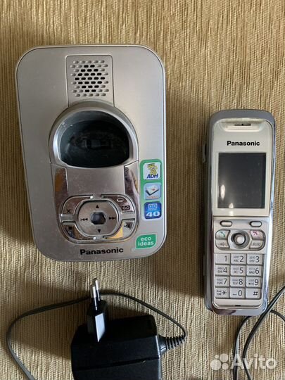 Радиотелефон Panasonic KX-TG8421RU