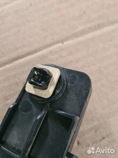 Крепление бампера заднее левое Toyota Land Cruiser