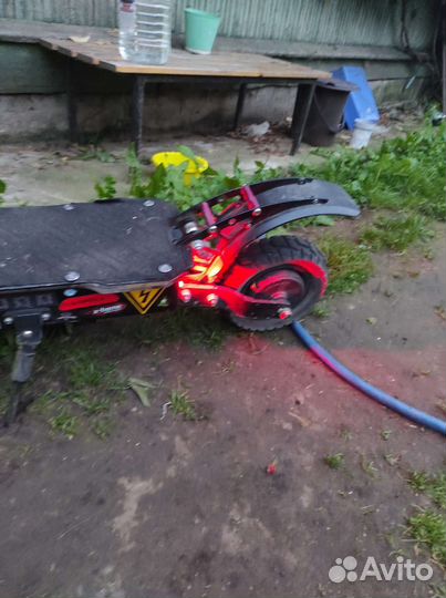 Полноприводный электросамокат currus m10