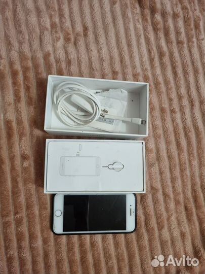 Телефон iPhone 7