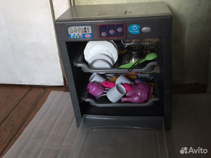 Игрушечная посудомоечная машина