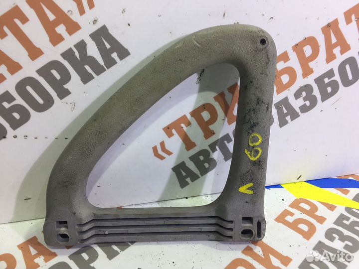 Мицубиси Монтеро Спорт Ручка потолочная левая