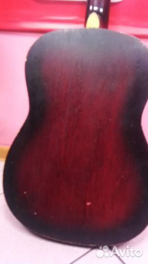 Акустическая гитара