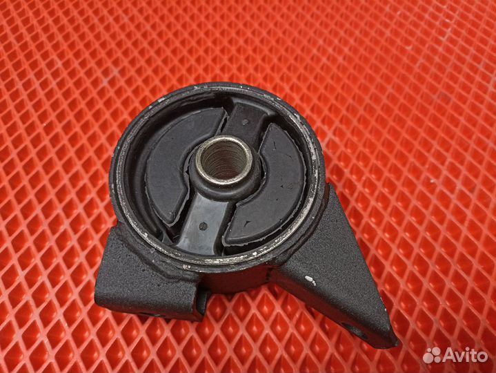 Опора двигателя передняя Hyundai Accent