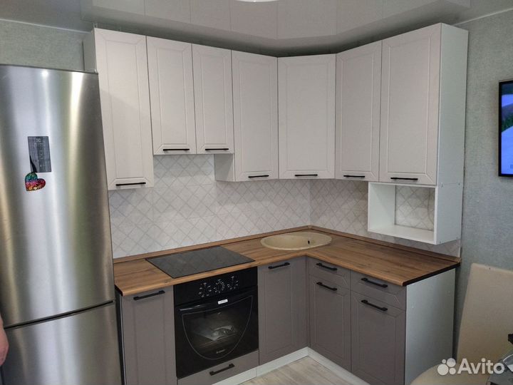 Кухня белая