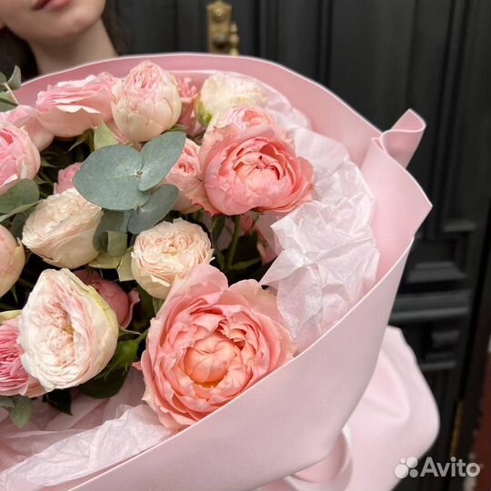 Доставка цветов: пионовидные розы