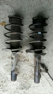 Передняя стойка левая и правая Мазда 3 вк