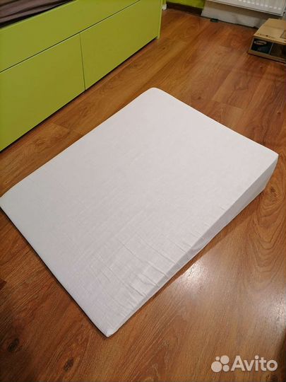 Клиновидная подушка гэрб 80х60