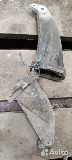 Кронштейн двигателя Ford Scorpio MK-1 1990
