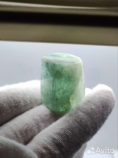 Аквамарин природный полированный