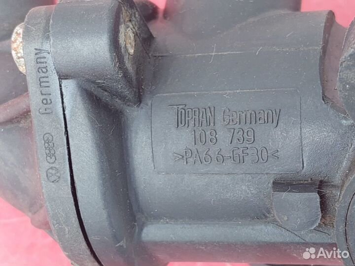 Корпус термостата Volkswagen Golf 3