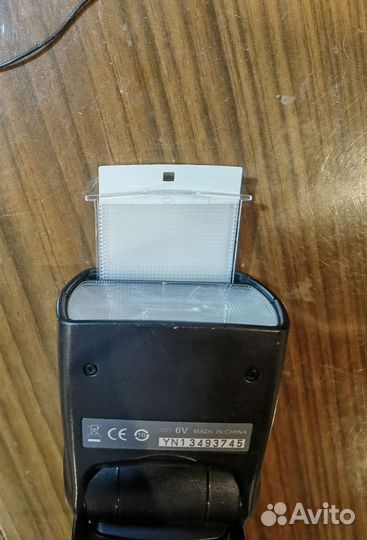 Фотовспышка Speedlite YN560