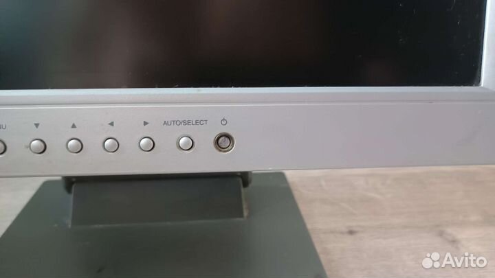 Монитор LG 15