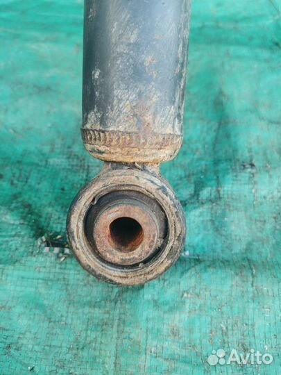 Амортизатор передн Pajero/Montero III 2000-2006 г