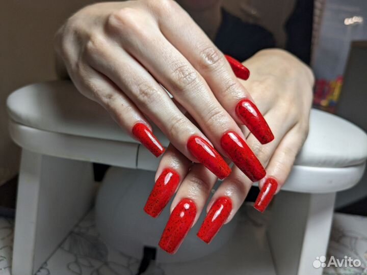 Модель на наращивание ногтей