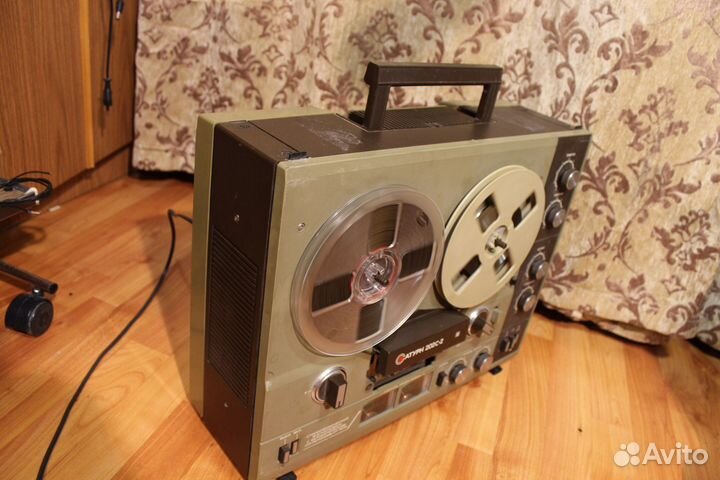 Катушечный стереомагнитофон Сатурн 202С-2