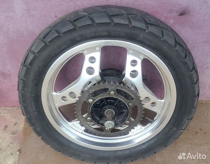 Заднее колесо Honda VT250Z(F) в сборе с маятником