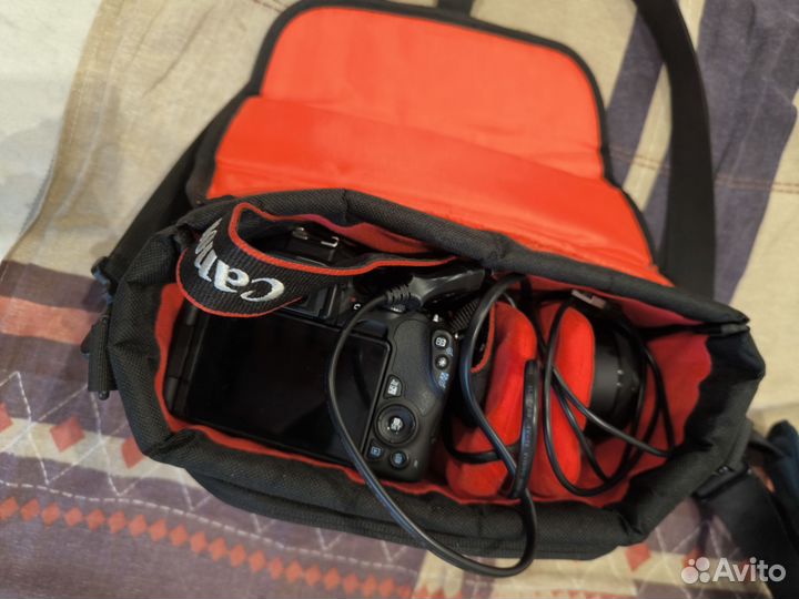 Зеркальный фотоаппарат canon eos 200d