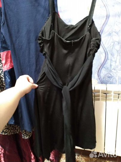 Платья
