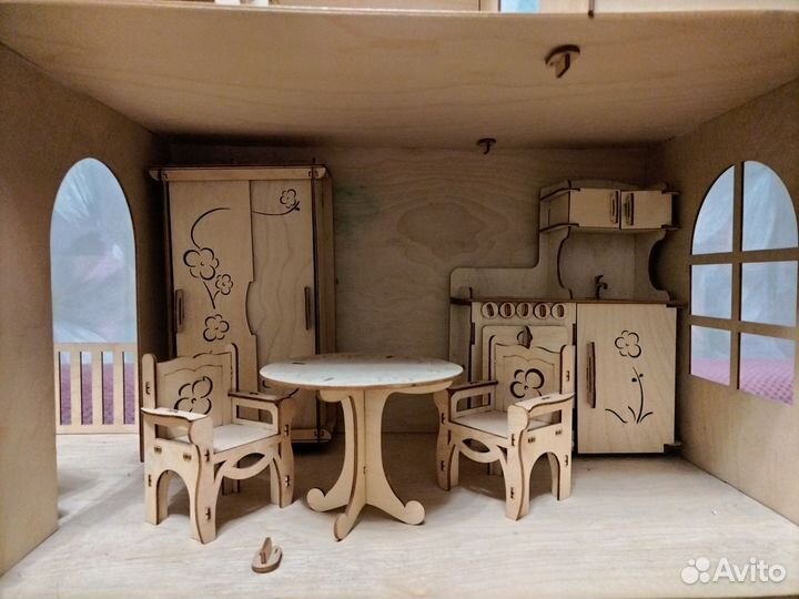 Кукольный домик с мебелью