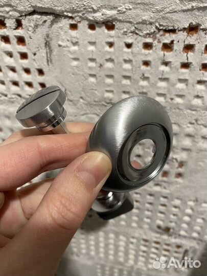 Защелка на межкомнатную дверь