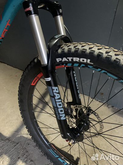 Вилка sr suntour raidon