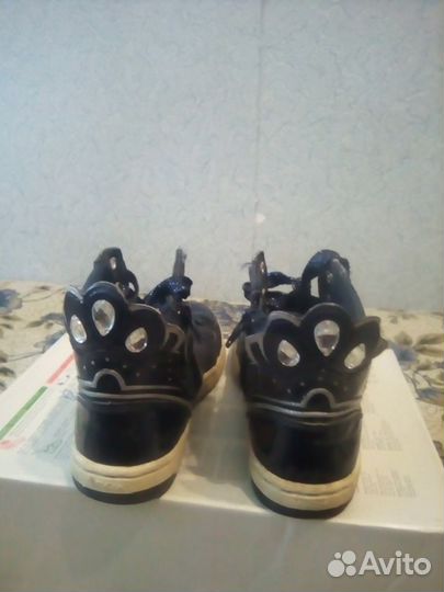 Ботинки для девочки 33 размер