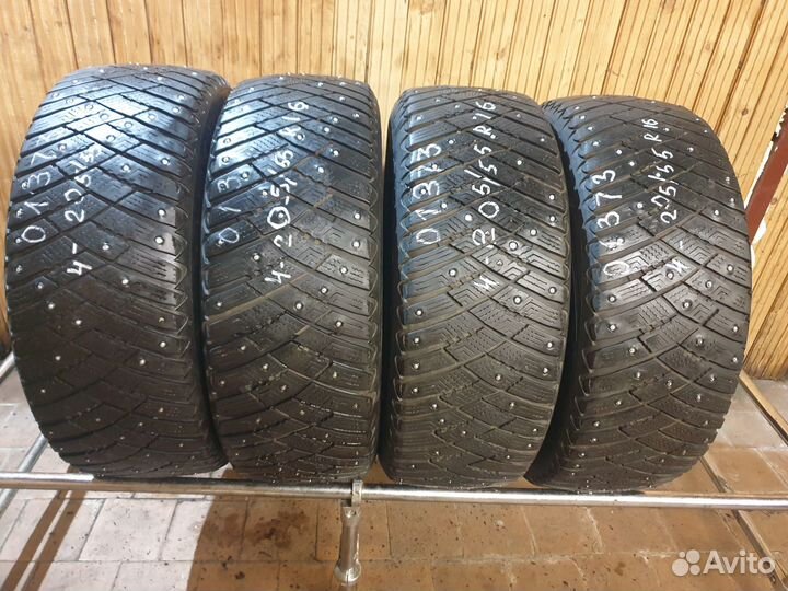 Goodyear Ultragrip Ice Arctic 205/55 R16 94T