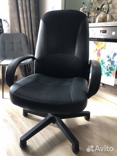 Компьютерное кресло