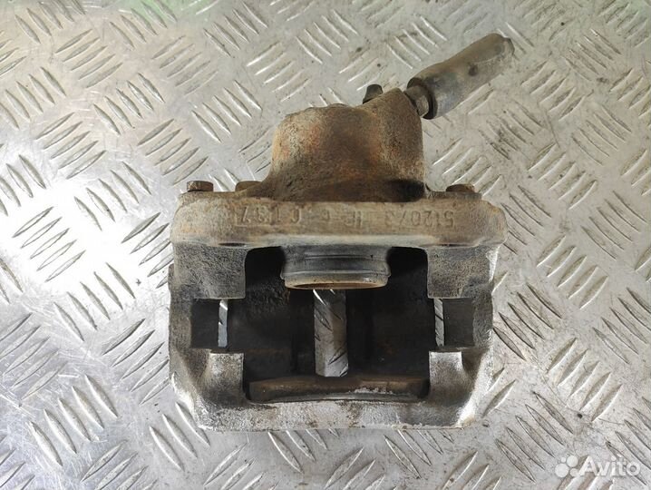 Суппорт передний правый Renault Clio 1998-2008