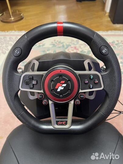 Кокпит (игровое кресло с рулем)